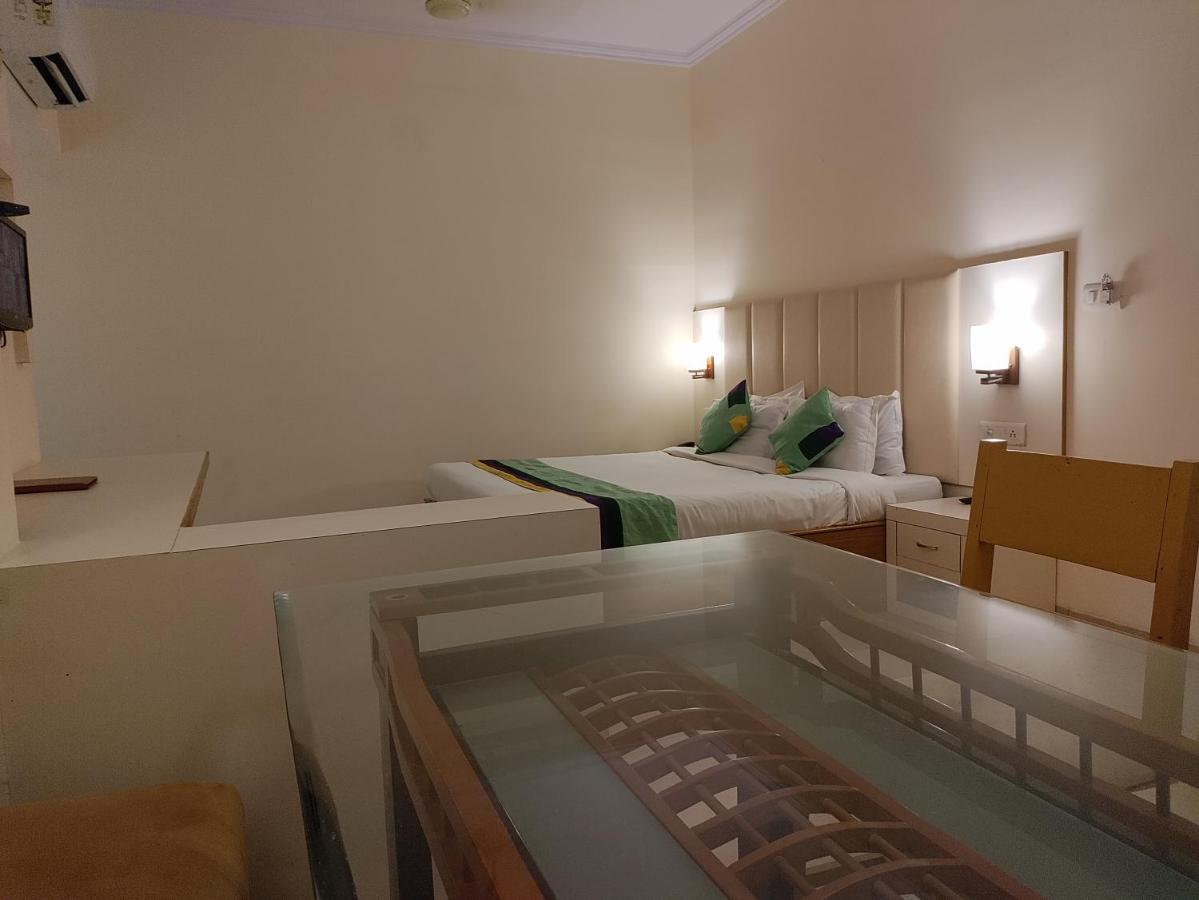 Tulip Palm Hotel ชัยปุระ ภายนอก รูปภาพ