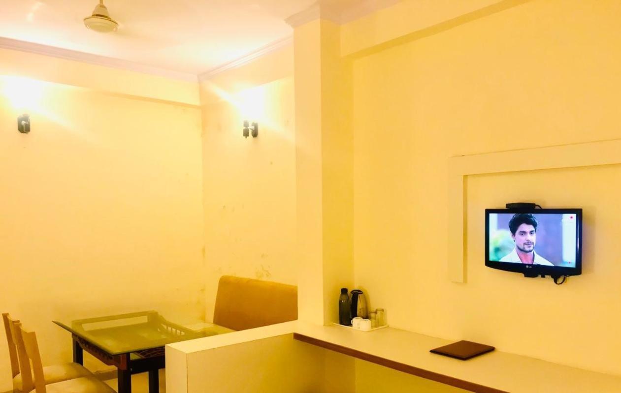 Tulip Palm Hotel ชัยปุระ ภายนอก รูปภาพ