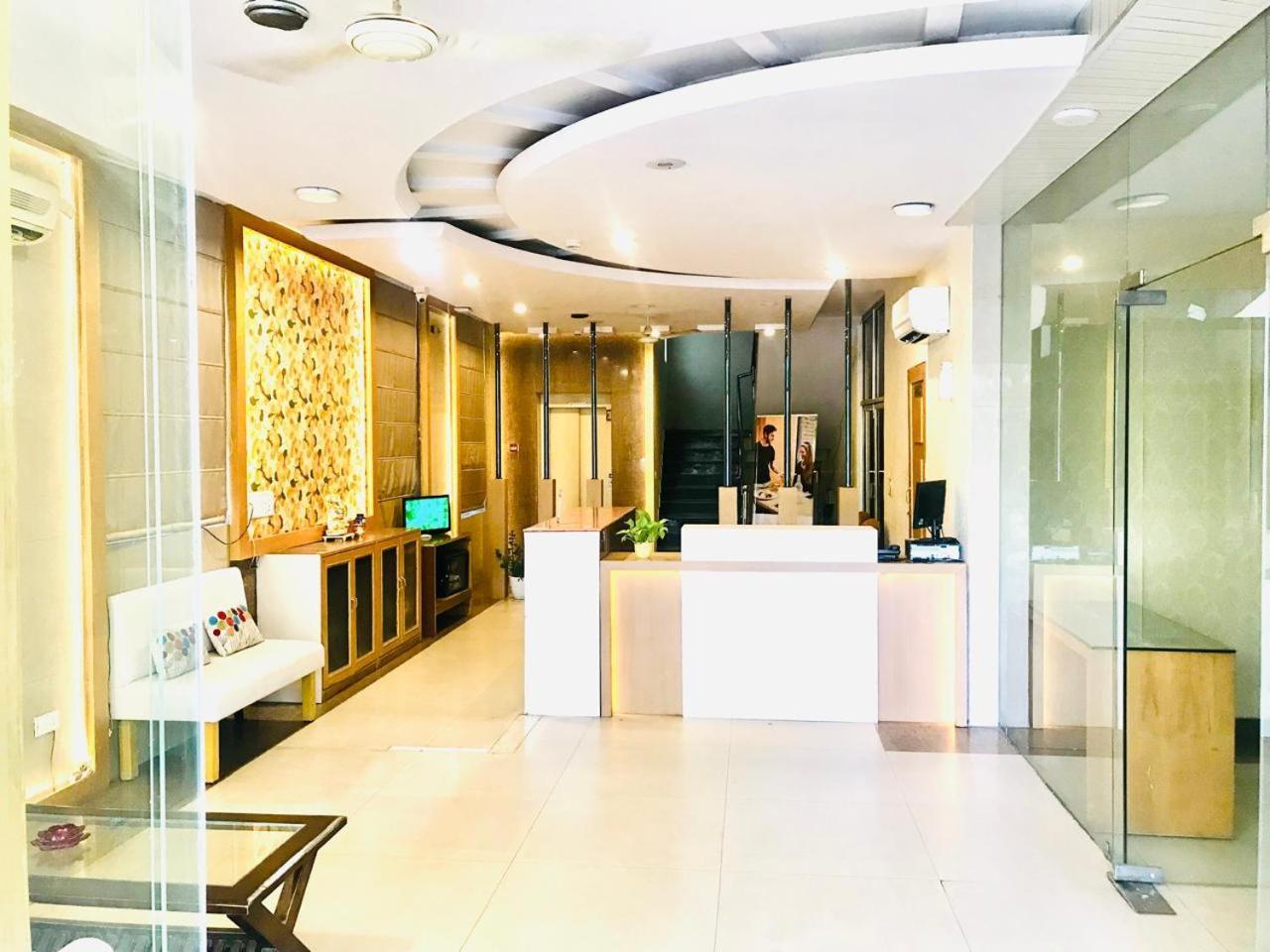 Tulip Palm Hotel ชัยปุระ ภายนอก รูปภาพ